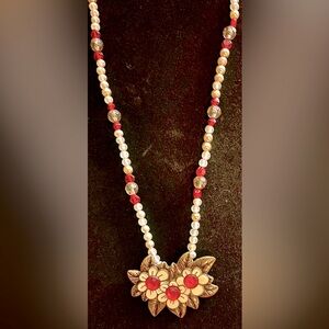 Vintage Daisy Pendant on Beaded Crystal and Faux Pearl Necklace.